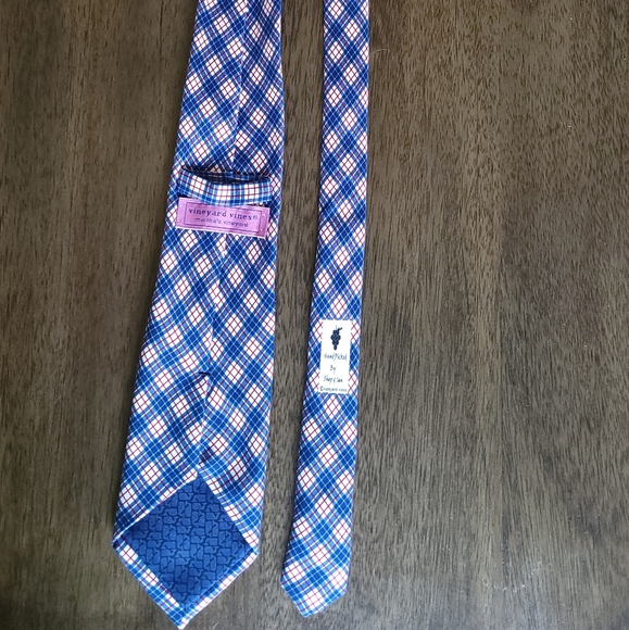 Vineyard Vines Textured Tie - Picture 3 of 5